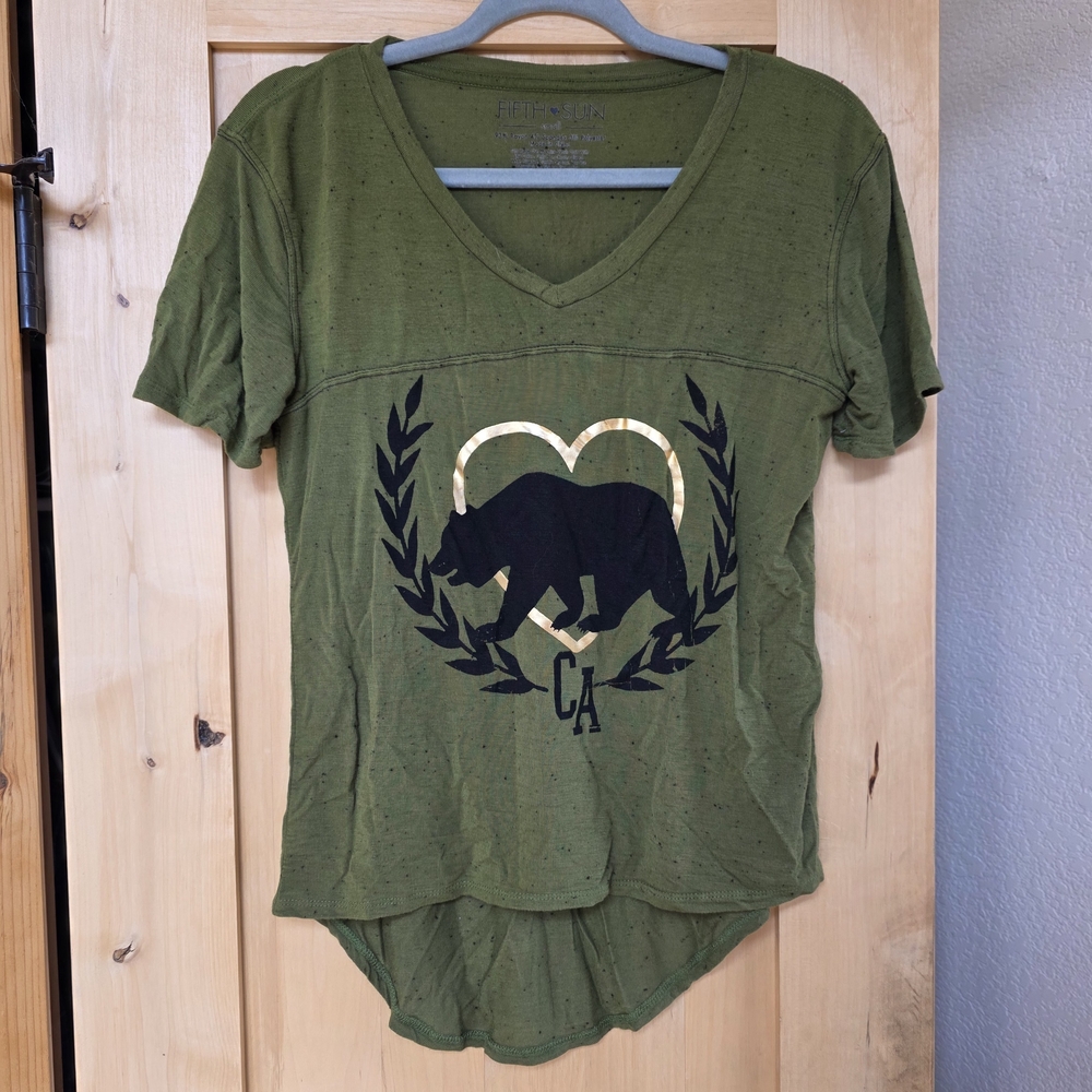 2010's California Love Bear Graphic Green Black V-Neck T-Shirt preppy surf